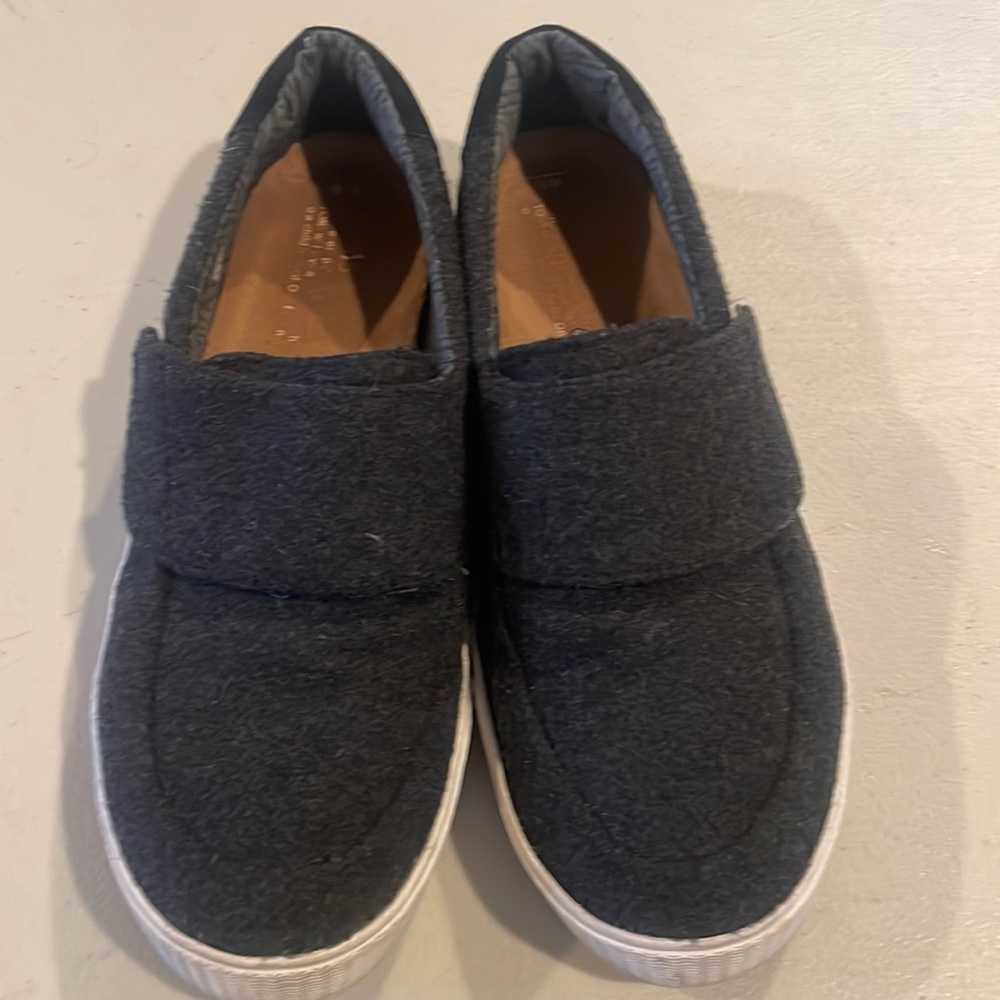 Grey Velcro toms